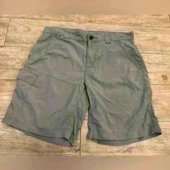 Columbia Omni-Shade grey shorts size 32 X 9 - Picture 1 of 7